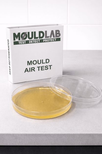 Comfort package with Mould Test kit, featuring Mould Air Test product and sample petri dish.
